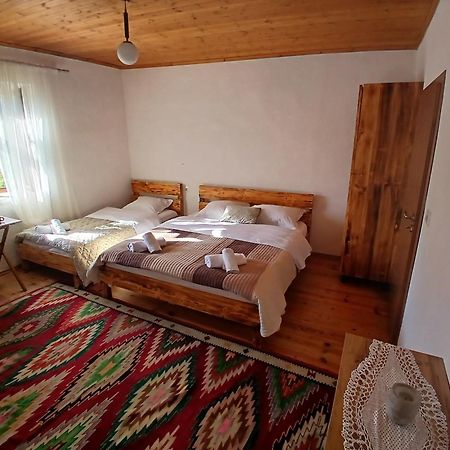 Bujtina Tusha Hotel Priska e Madhe Exterior foto