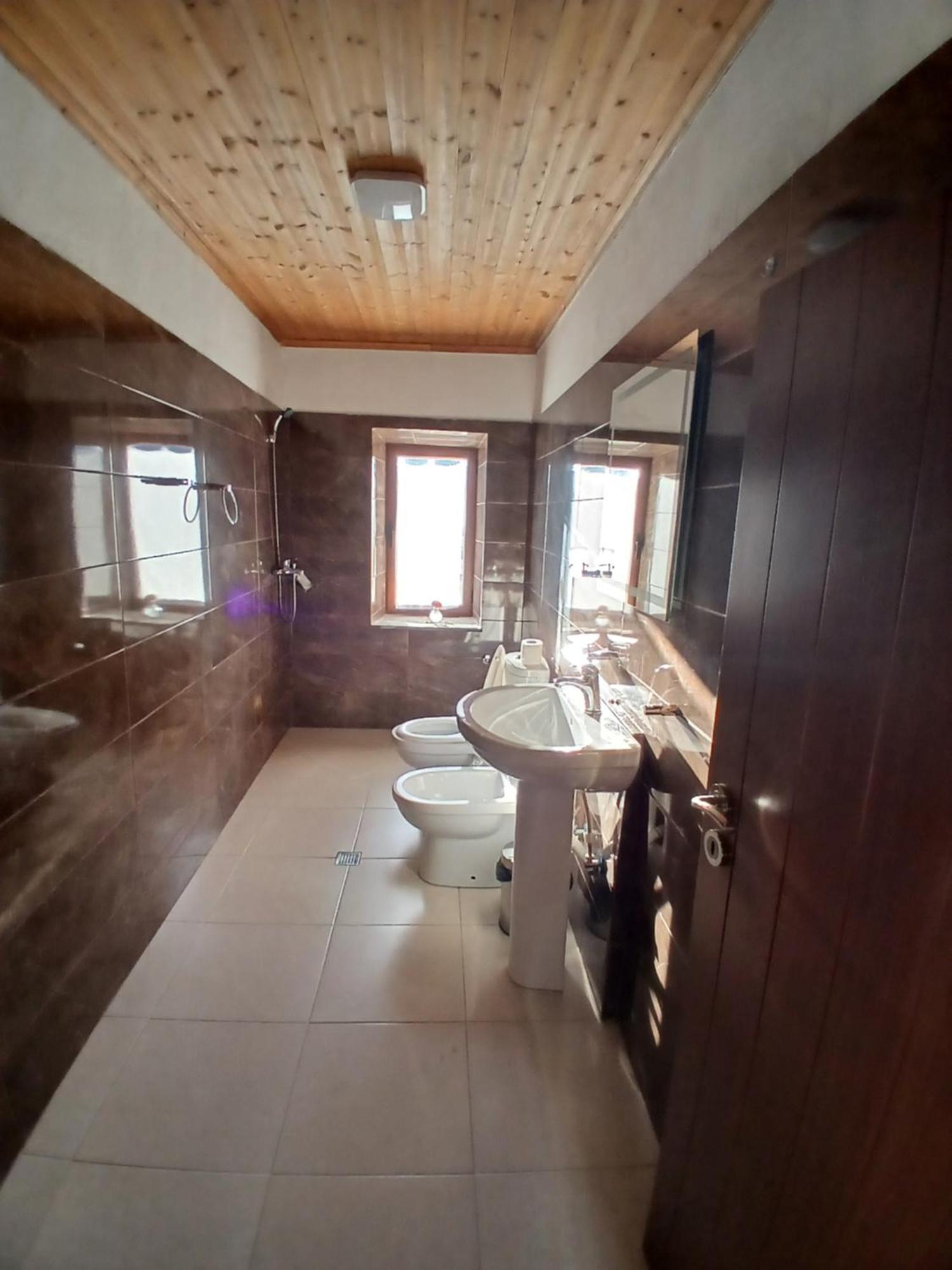 Bujtina Tusha Hotel Priska e Madhe Exterior foto