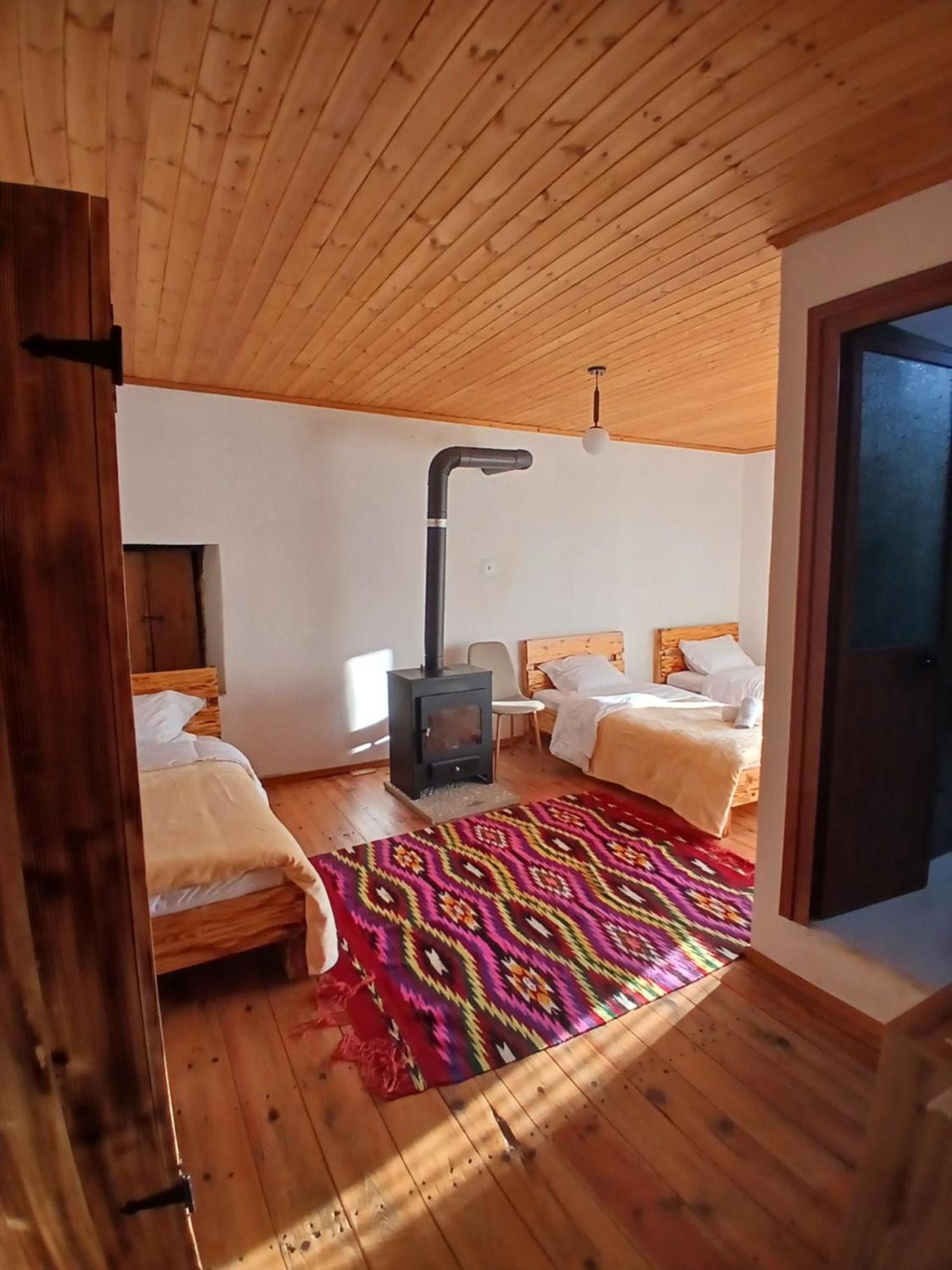 Bujtina Tusha Hotel Priska e Madhe Exterior foto