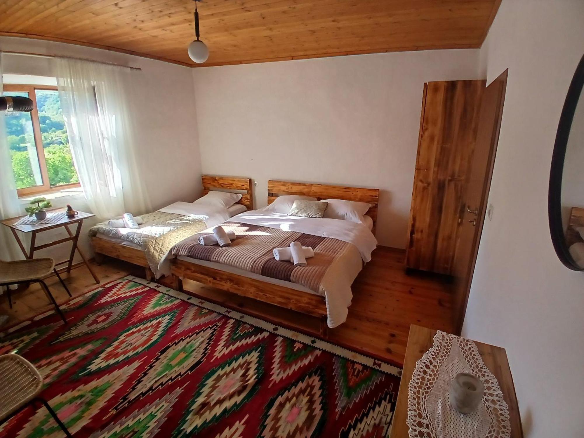Bujtina Tusha Hotel Priska e Madhe Exterior foto